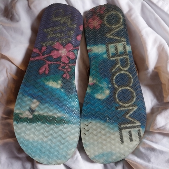 FLIP FLOPS - Picture 2 of 3